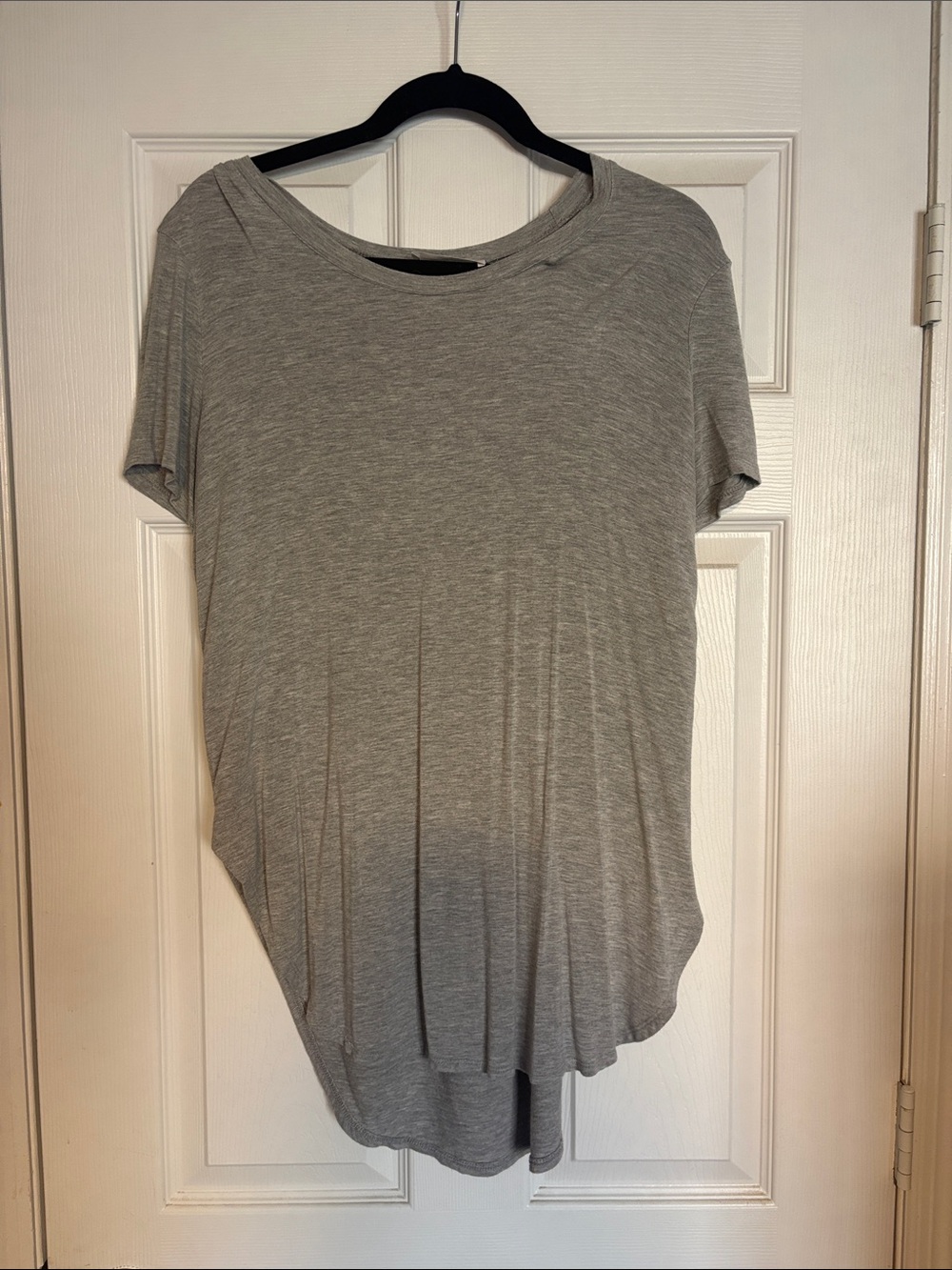 Carly Jean Los Angeles Heather Gray Short Sleeve Tee